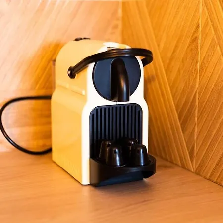 Neon Oasis - Parking - Terrasse - Wifi - Lejlighed *