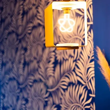 Neon Oasis - Parking - Terrasse - Wifi - *