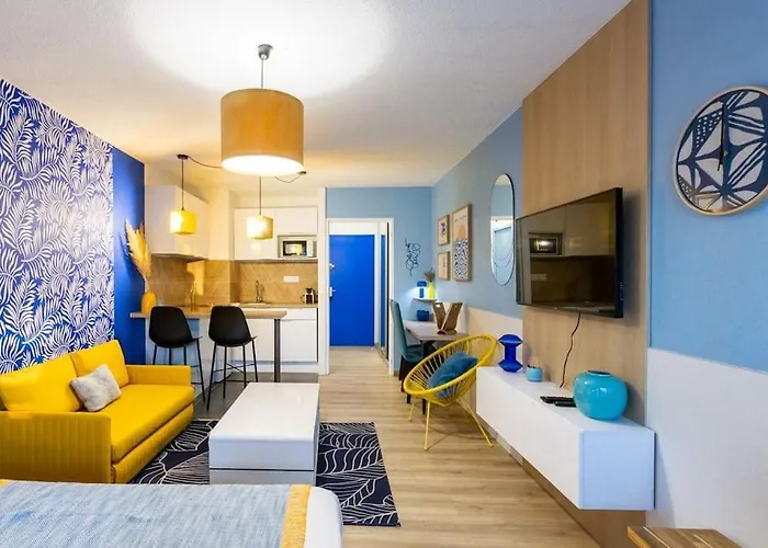Neon Oasis - Parking - Terrasse - Wifi - * Nîmes